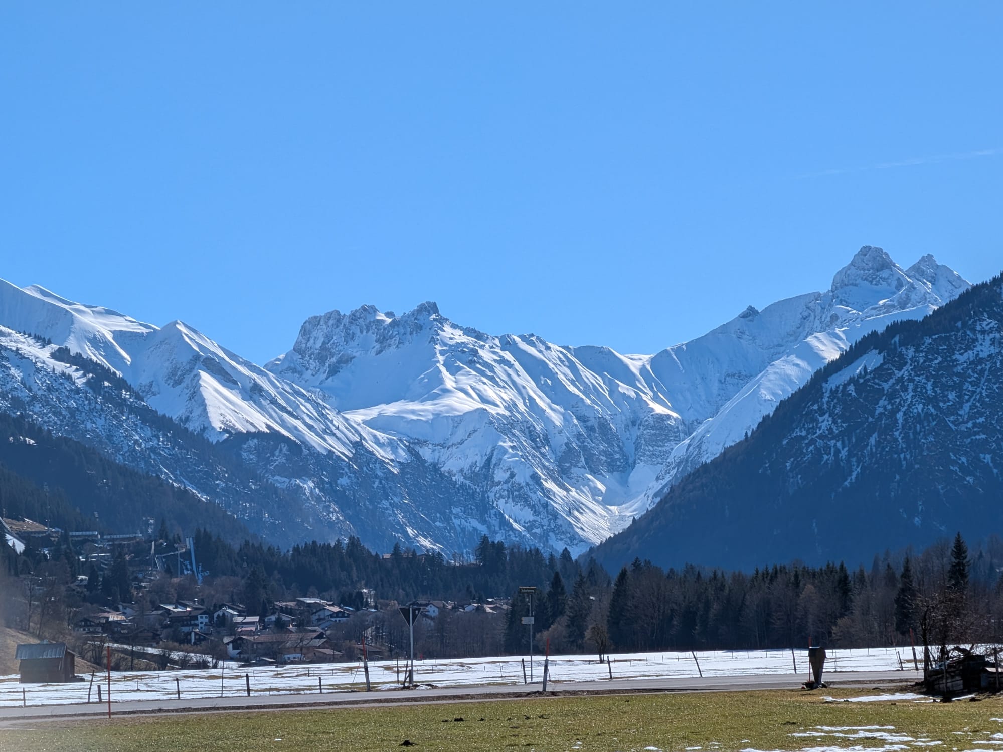 Verschneite Berge in Europa